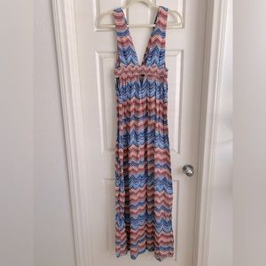 Colorful maxidress with cut-outs